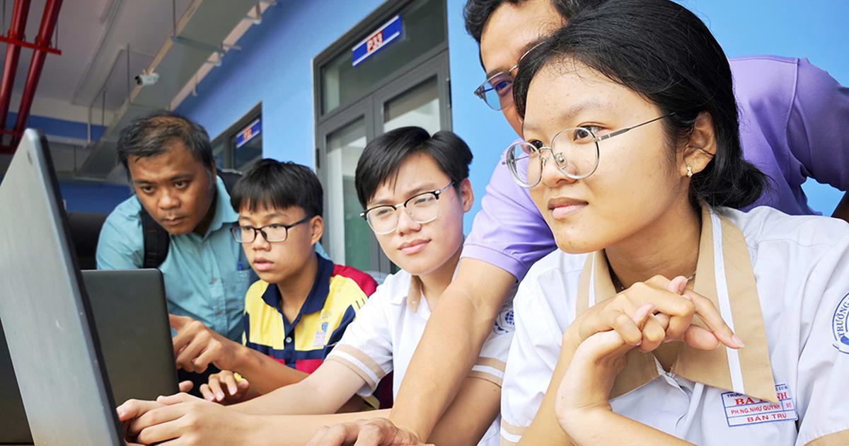 Điểm chuẩn lớp 10 tăng mạnh, TP.HCM tuyển sinh vượt chỉ ti&ecirc;u