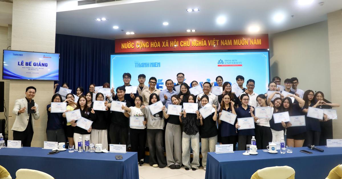 Sinh vi&ecirc;n Trường ĐH Hoa Sen ho&agrave;n th&agrave;nh kh&oacute;a học về Sản xuất tin tức v&agrave; ph&oacute;ng sự tại b&aacute;o Thanh Ni&ecirc;n