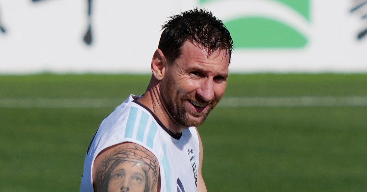 Argentina liên tiếp nhận tin vui trước trận quyết đấu Cabo Verde, kỷ lục mới lại chờ Messi