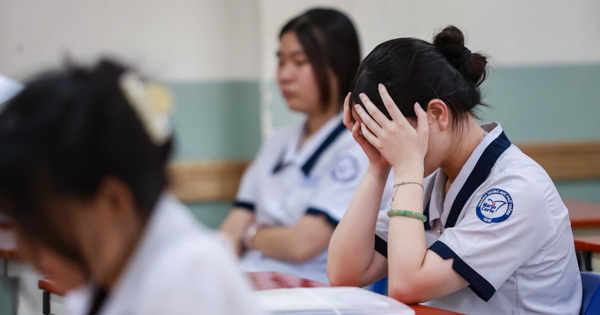 Trước giờ biết điểm thi tốt nghiệp THPT, nhiều th&iacute; sinh lo trượt ĐH v&igrave; ngưỡng 15