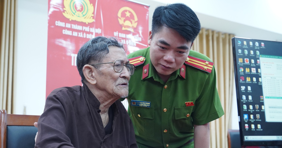Cao điểm thu nhận ADN th&acirc;n nh&acirc;n liệt sĩ: 'Mong anh sớm trở về'
