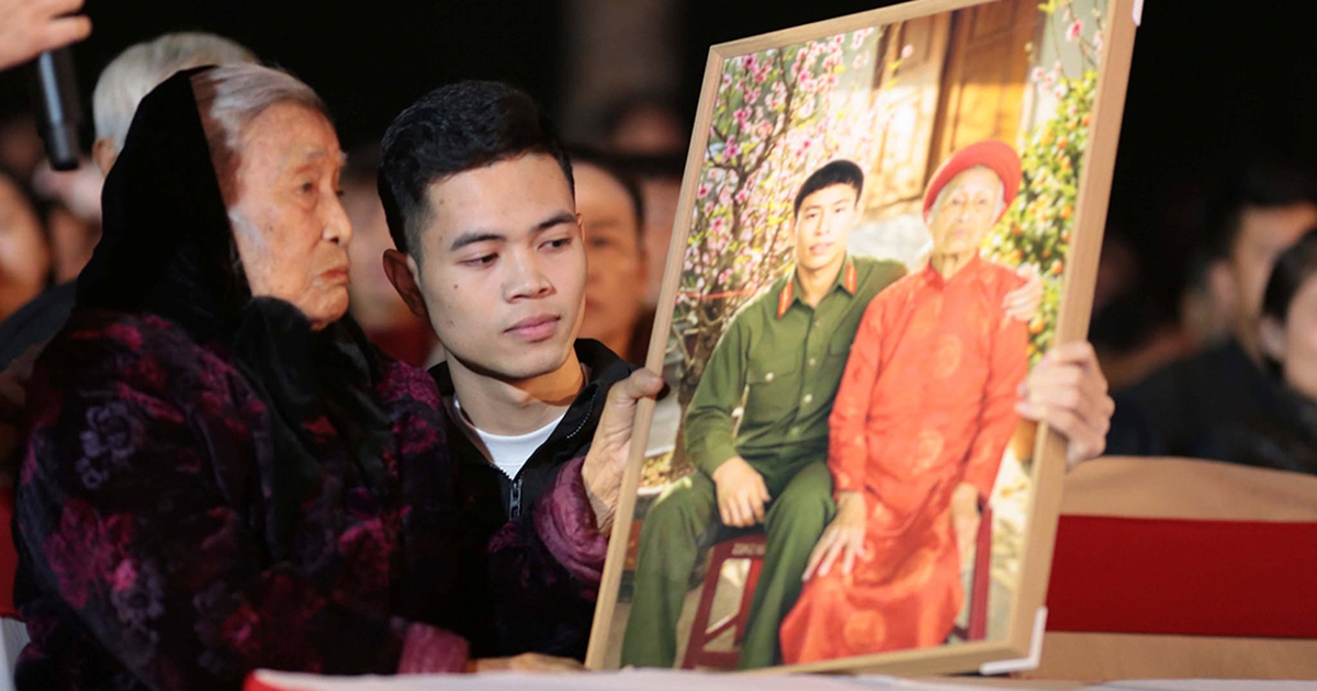 Chàng trai trẻ và hành trình tô màu ký ức