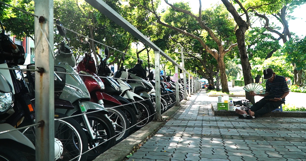 Nếu không còn đất xây bãi giữ xe, TP.HCM xoay xở thế nào?