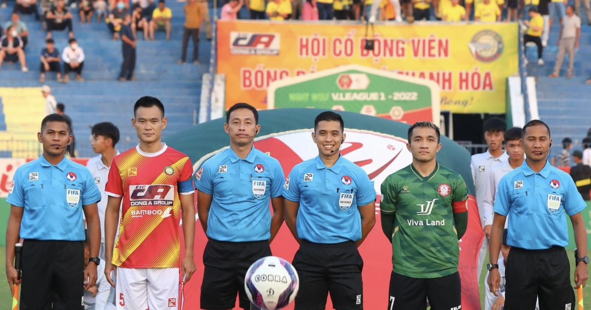 Trọng tài Malaysia bắt vòng cuối V-League: Không phải 3 trận đua trụ hạng, mà là trận có HLV Popov