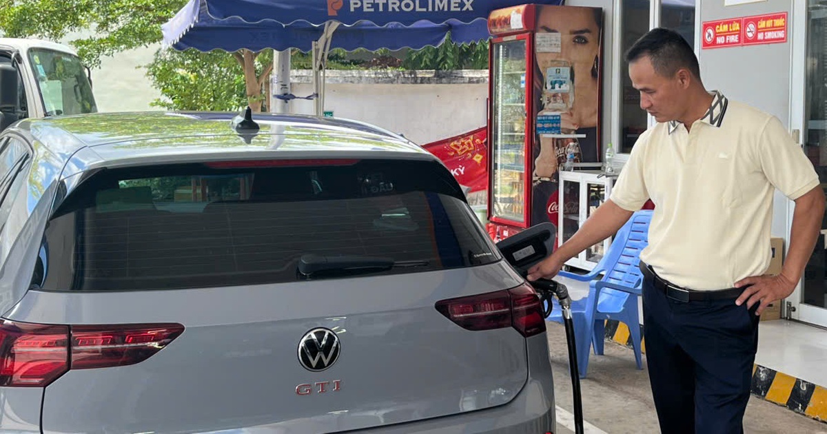 Volkswagen giảm giá nhiều mẫu xe, chia sẻ về sự tương thích với xăng E10?