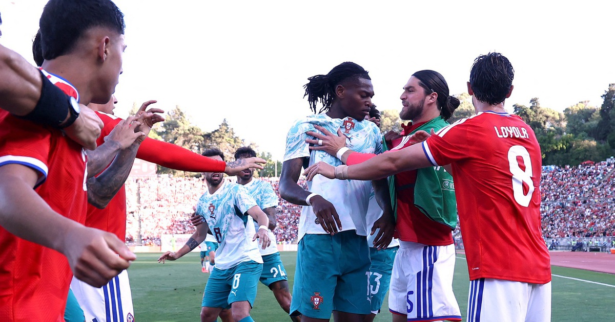 Đàn em Ronaldo đánh người nhận thẻ đỏ, nguy cơ bị cấm thi đấu World Cup 2026