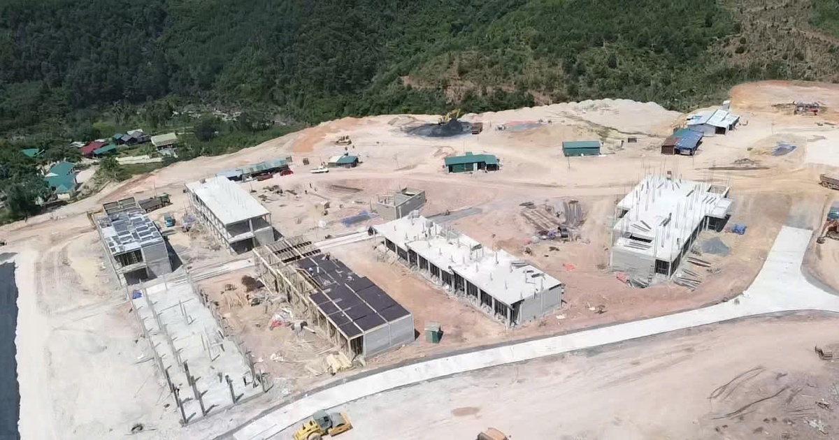 Dựng trường dưới nắng gió biên cương Quảng Trị