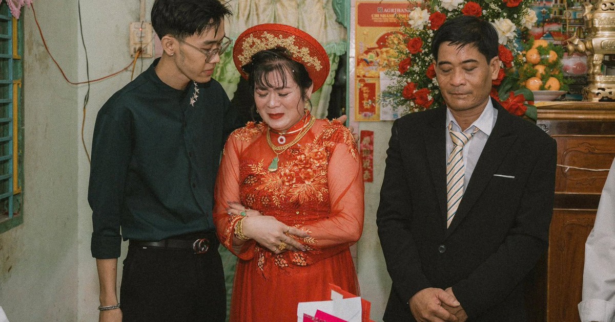 Con trai chuẩn bị đám cưới cho cha: 'Con xin phép gọi cô là má'
