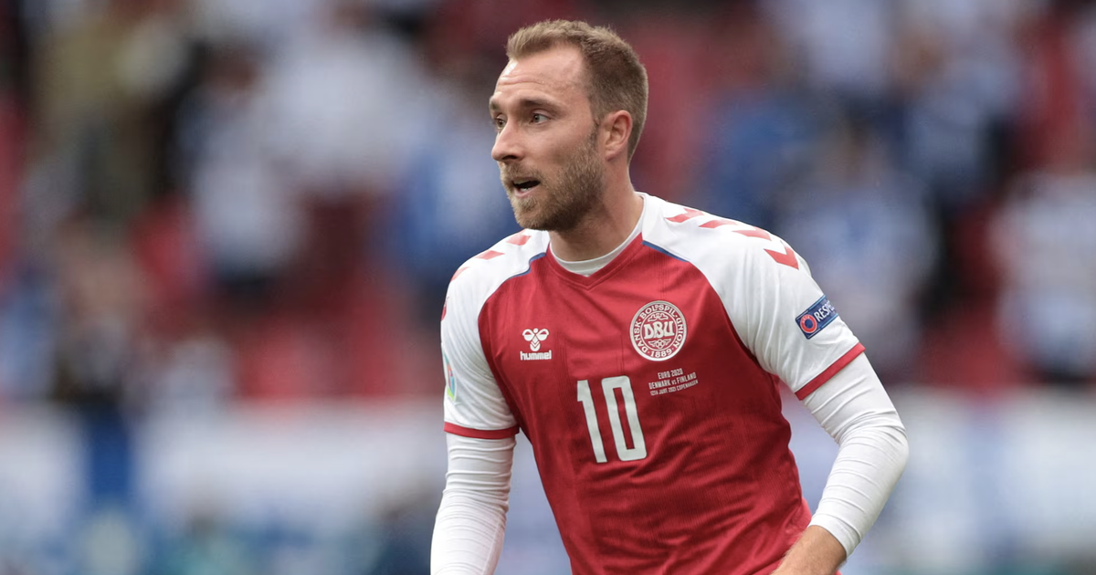 Cực nóng: Eriksen lại đổ gục xuống sân, ám ảnh đột quỵ ở EURO 2020 hiện về