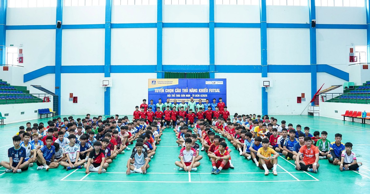 CLB Thái Sơn Nam: HLV Tây Ban Nha 'tìm vàng' từ hơn 2.600 thí sinh nam, nữ