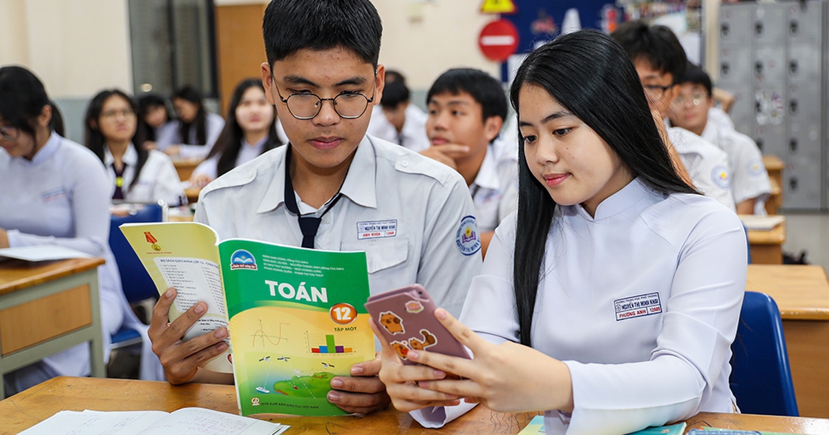 Thi tốt nghiệp THPT 2026: 'Siết' ra đề, coi thi, chấm thi