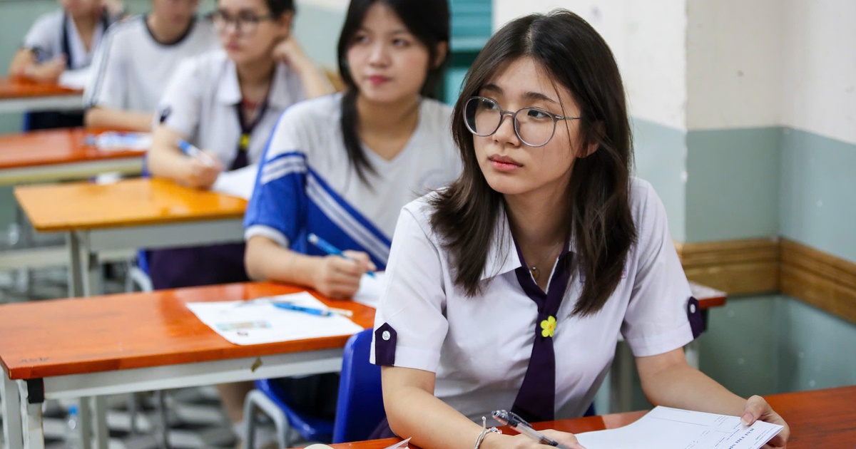 Từng dạy học trò điểm 10 toán thi tốt nghiệp THPT, thầy giáo mách nước làm bài