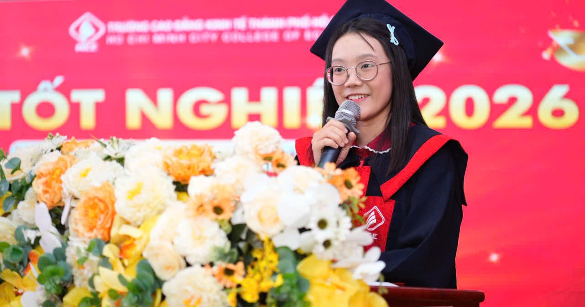 Nữ thủ khoa đạt GPA 3,98/4: Nghỉ ngang ĐH, từng không dám nói mình học CĐ