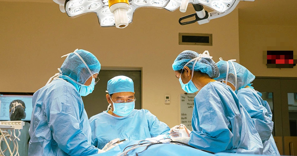 Mổ khẩn ‘2 trong 1’, cứu bệnh nhân tai nạn giao thông khỏi cửa tử