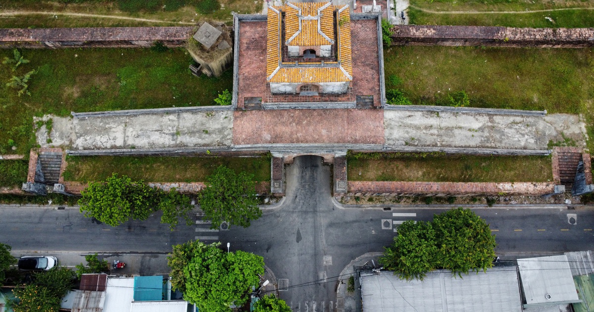 Xác minh tin có hố bom chôn cất 15 hài cốt liệt sĩ trong kinh thành Huế