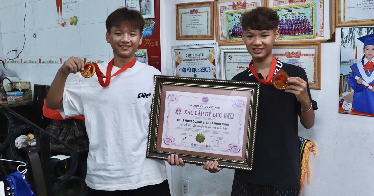 11 năm sau kỷ lục Việt Nam, hai anh em ruột vẫn chưa một ngày rời sân khấu xiếc