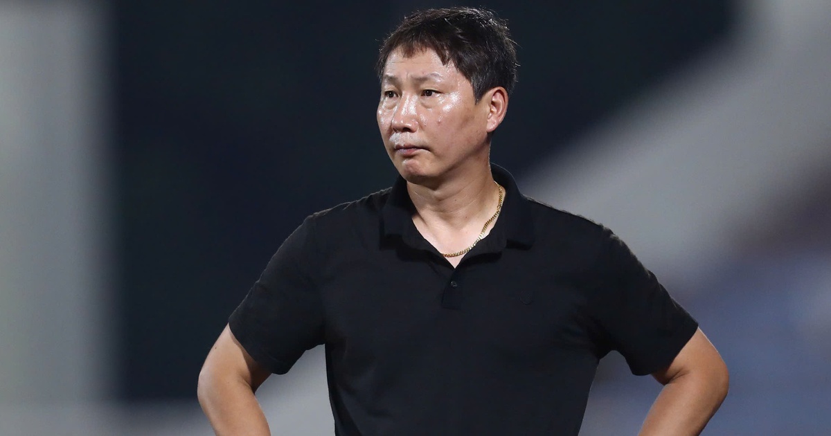 HLV Kim Sang-sik phải chứng tỏ bản lĩnh cầm quân ở Asian Cup