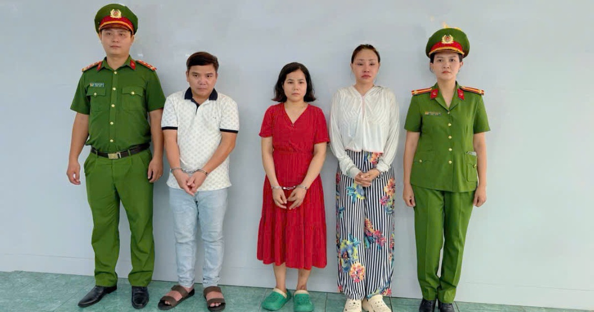 Vụ truyền trắng da l&agrave;m chết người ở TP.HCM: C&ocirc;ng an bắt giam 3 bị can