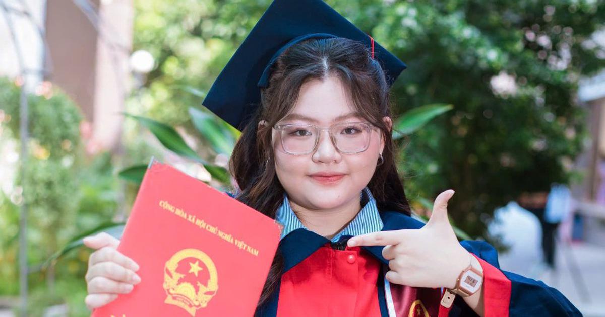 Nữ sinh đạt điểm tuyệt đối 30/30 khối B00: 'Em chỉ học thật kỹ sách giáo khoa'