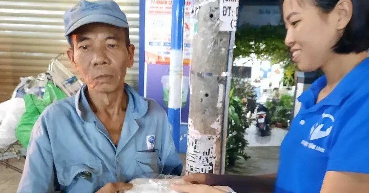 Những hộp xôi nghĩa tình và tờ di chúc tái sinh của người đàn bà góa