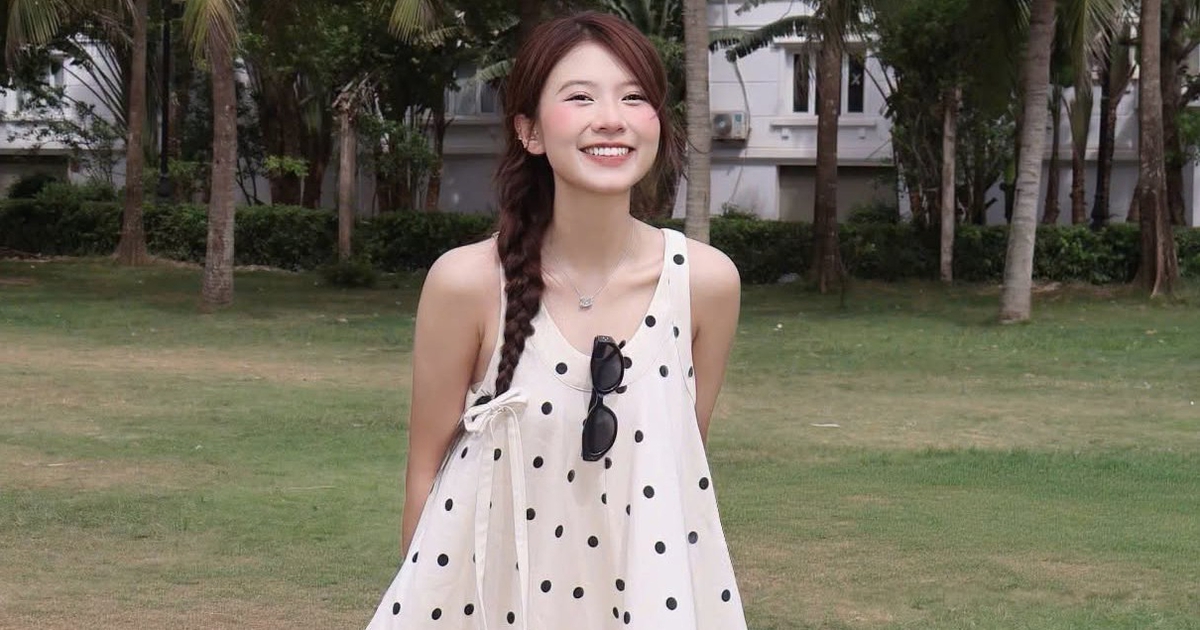 Trẻ ra đến chục tuổi khi nàng diện áo, váy babydoll xuống phố