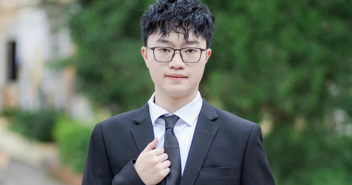 Thủ khoa vùng biên 'chưa bao giờ học quá 12 giờ đêm'