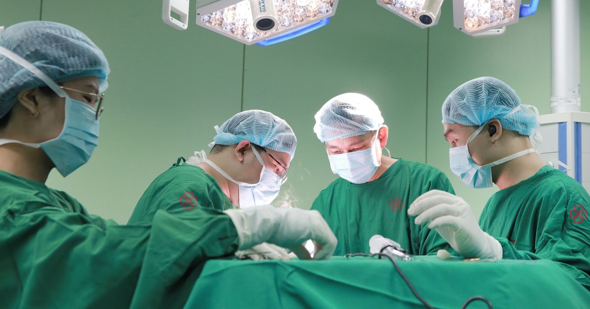 Cứu nam thanh niên bị mảnh xương găm sâu vào não sau tai nạn giao thông