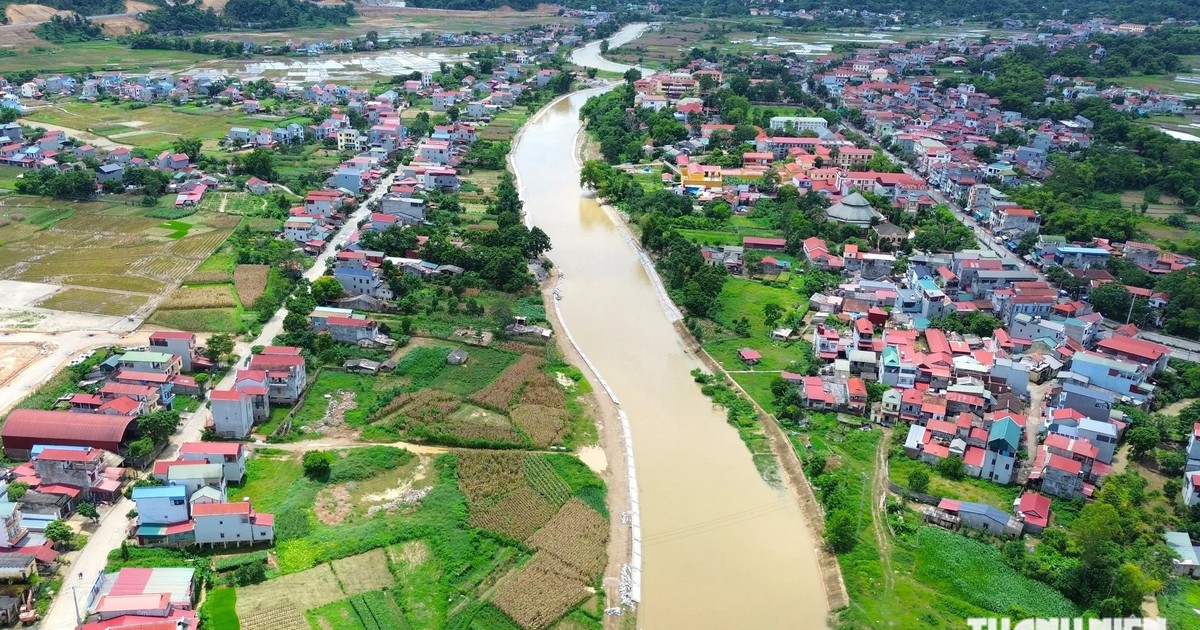 Hàng trăm hộ dân mòn mỏi chờ dự án kè sông Bắc Khê
