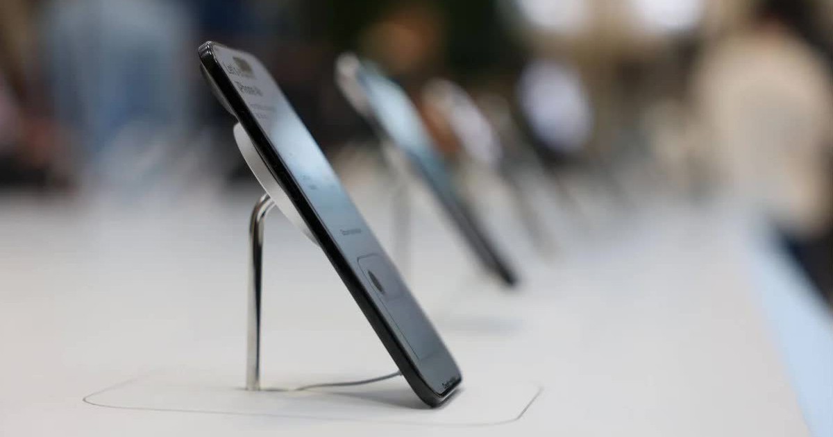 Vì sao Apple vẫn phát triển iPhone Air mới dù doanh số kém?