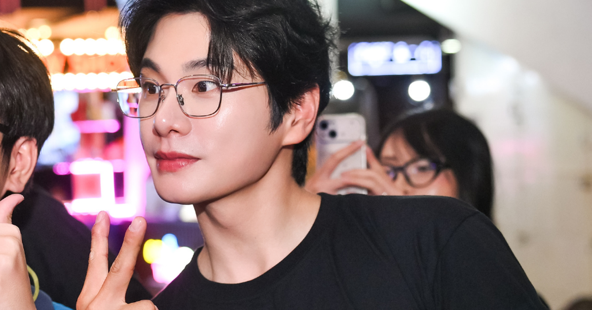 T&agrave;i tử 'C&ocirc; đi m&agrave; lấy chồng t&ocirc;i' Lee Yi Kyung 'đốn tim' kh&aacute;n giả Việt