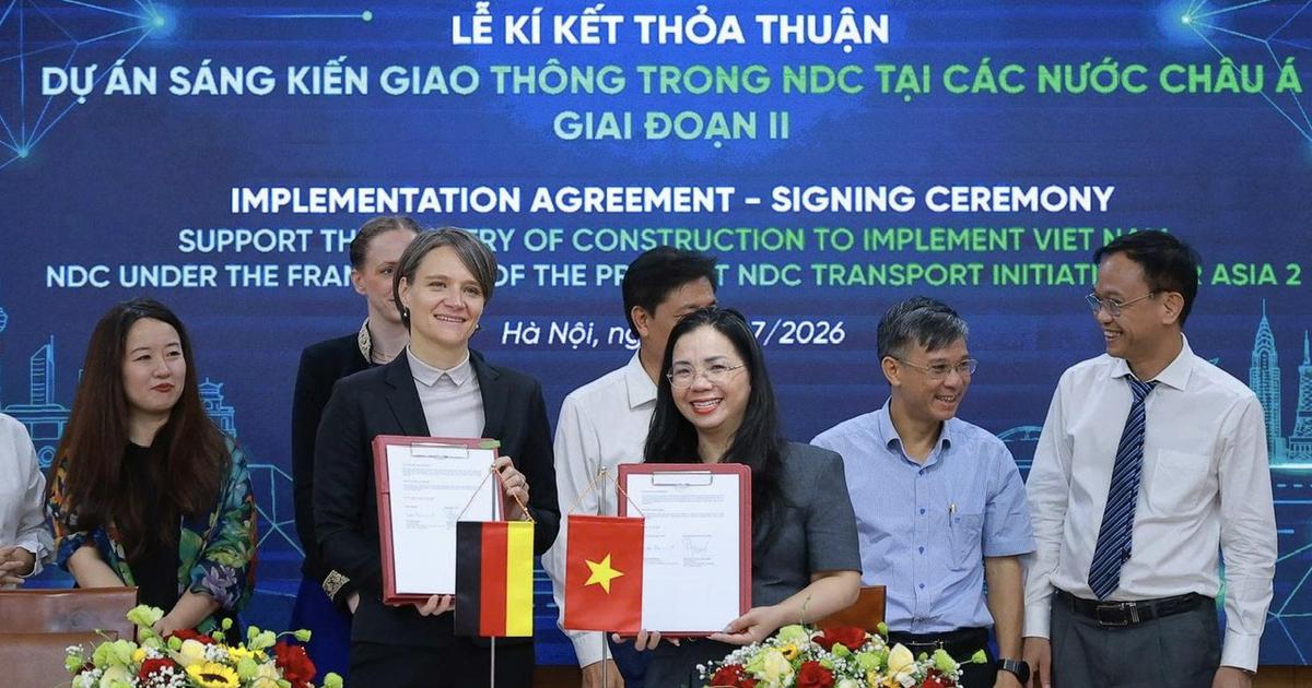 Đức hỗ trợ Việt Nam mở rộng sử dụng xe điện v&igrave; giao th&ocirc;ng xanh