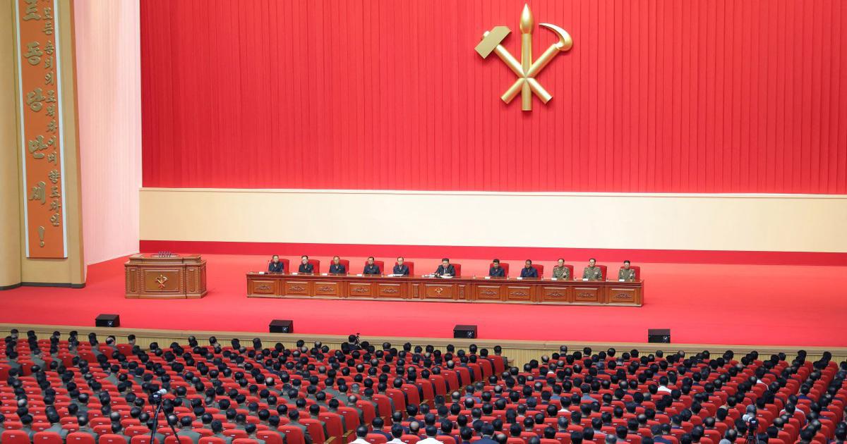 Triều Ti&ecirc;n kỷ luật quan chức cấp cao v&igrave; tham nhũng