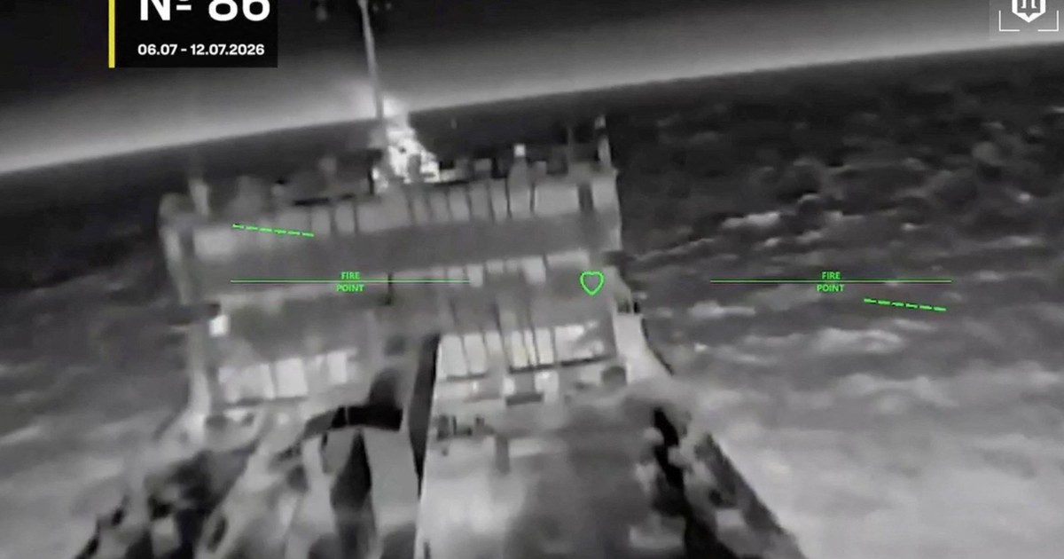 Chiến sự Ukraine ngày 1.599: Loạt tàu dầu Nga trúng đòn UAV, Kyiv lo thiếu Patriot
