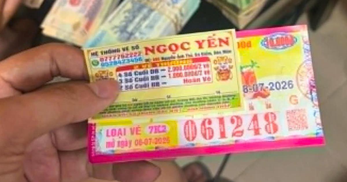 Tr&uacute;ng độc đắc 2 tỉ xổ số miền Nam, vợ chồng ở TP.HCM đổi thưởng trong đ&ecirc;m