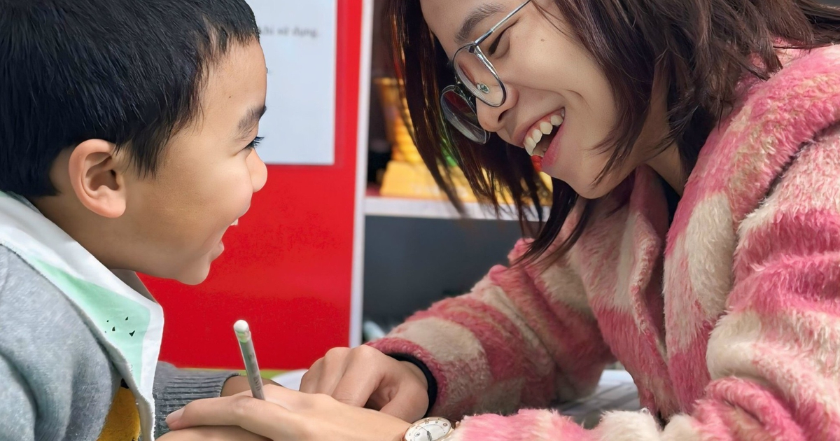 Cô giáo nhỏ với trái tim lớn