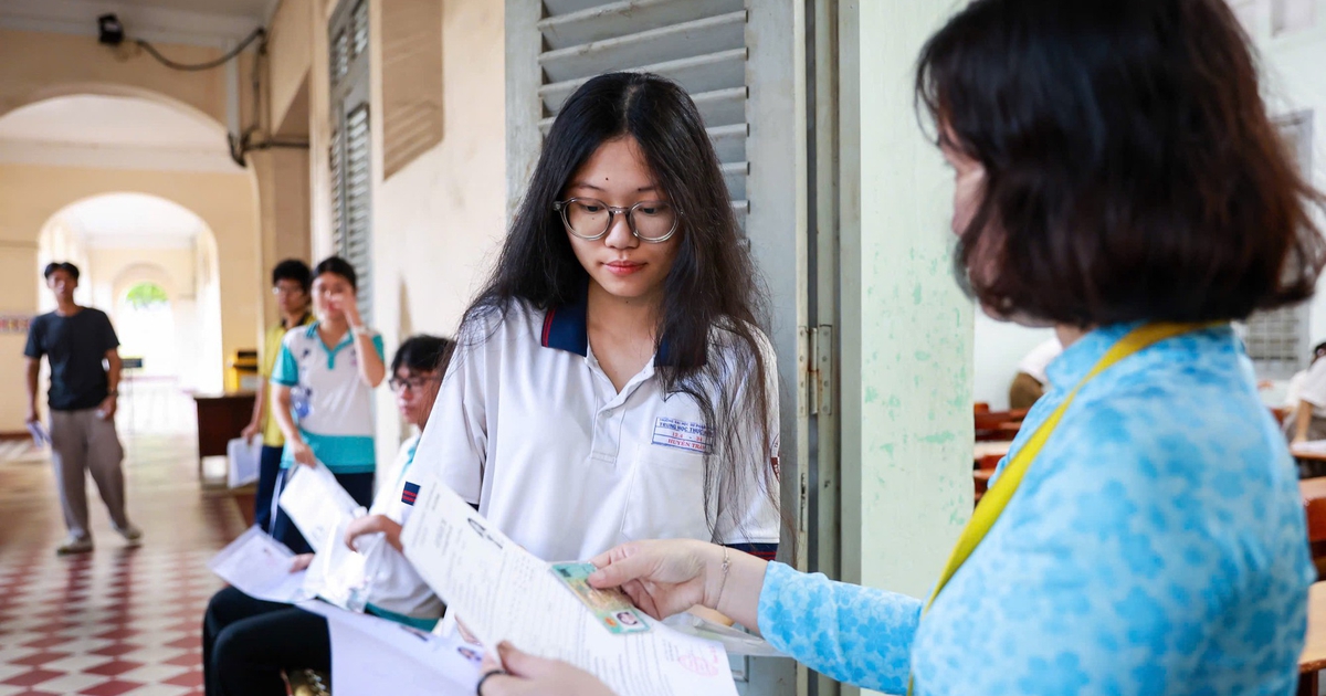 Điểm sàn Trường ĐH Ngân hàng TP.HCM: Chú ý điểm môn toán, ngữ văn với ngành luật
