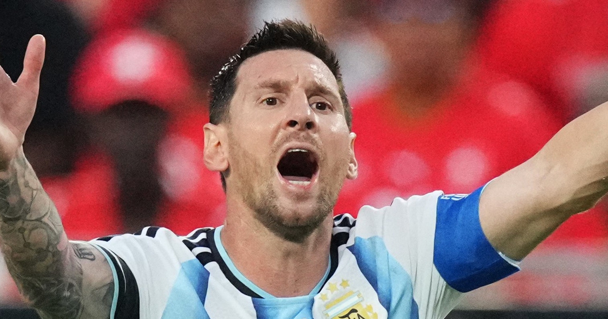 Argentina khó nhọc vào bán kết World Cup, Messi phấn khích có phần thái quá trên mạng xã hội