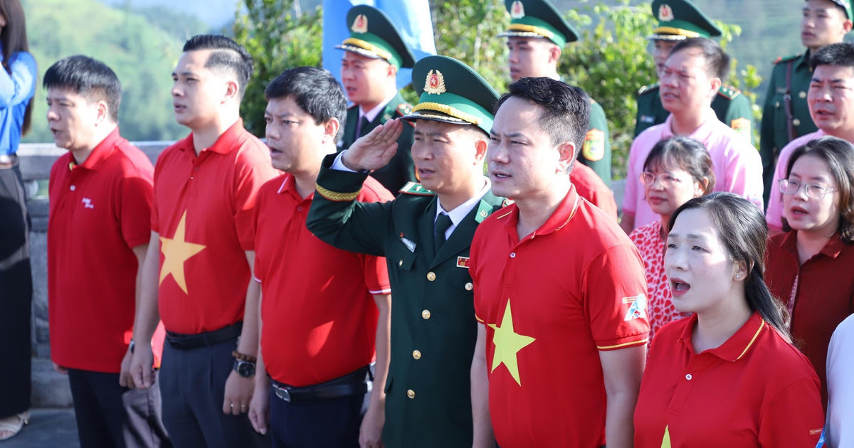 'Tôi yêu Tổ quốc tôi' bồi đắp lòng yêu nước, chăm lo cho người dân vùng biên