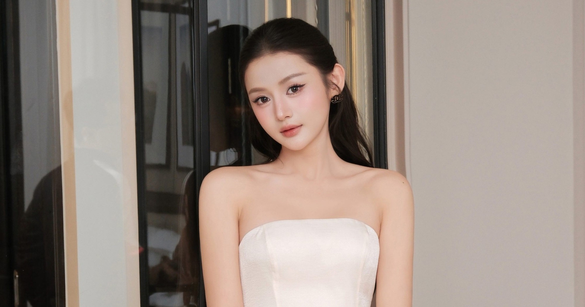 Phá vỡ mọi giới hạn cùng trang phục quây gợi cảm