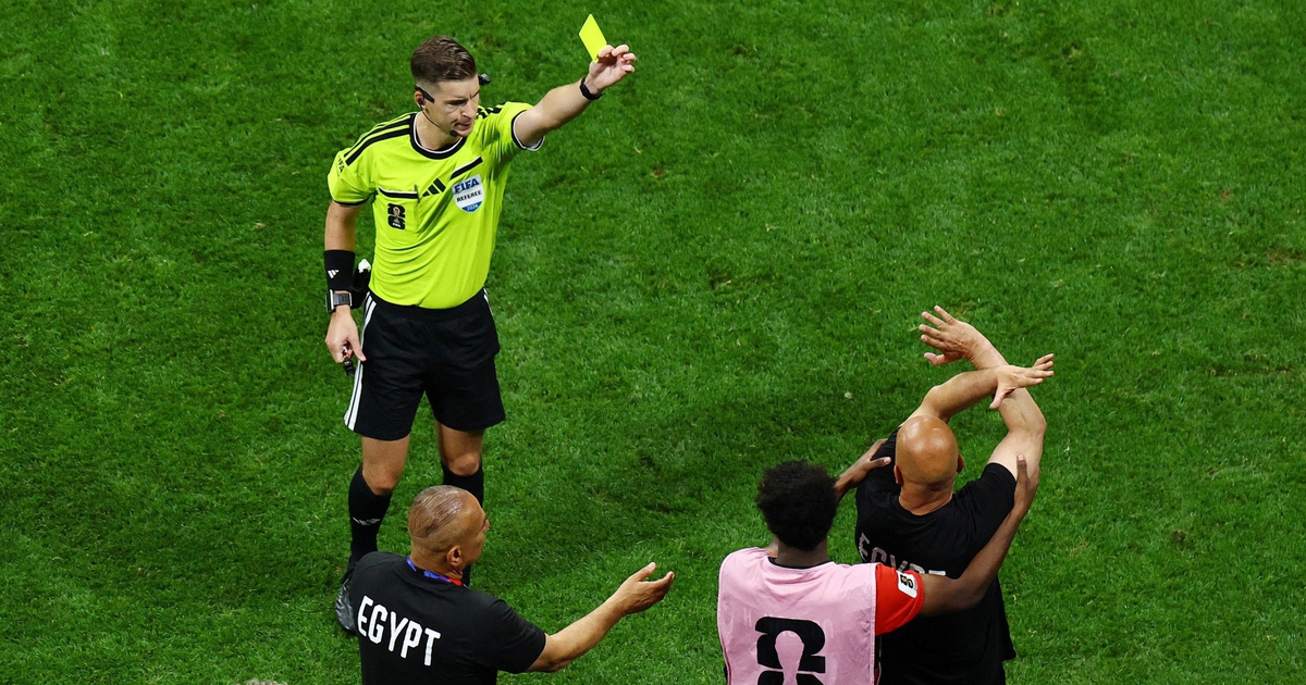 HLV Ai Cập bất ngờ nhắc tên Messi, lần đầu giải thích hành động khó hiểu trận thua Argentina