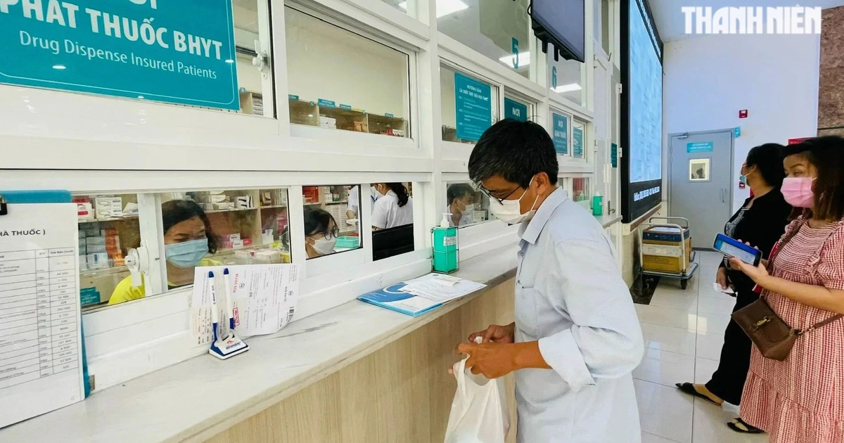 Yêu cầu chấn chỉnh tình trạng người bệnh BHYT phải tự mua thuốc, thiết bị y tế