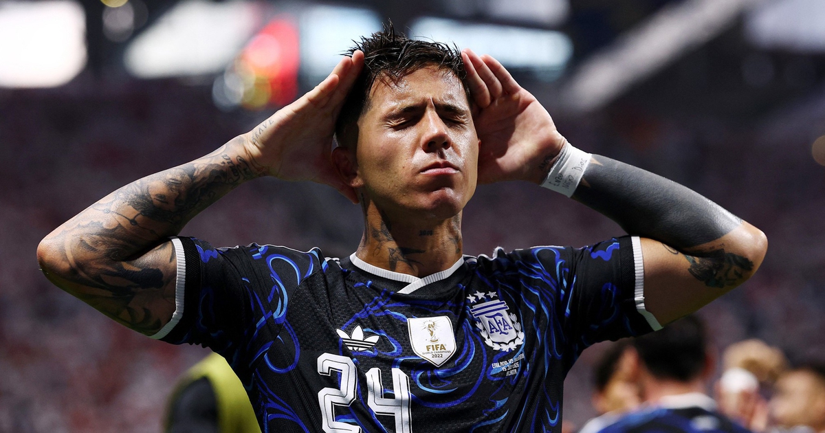 HLV Scaloni rưng rưng: 'Argentina quá phi thường, càng áp lực đá càng hay, tôi biết ơn cầu thủ của mình’