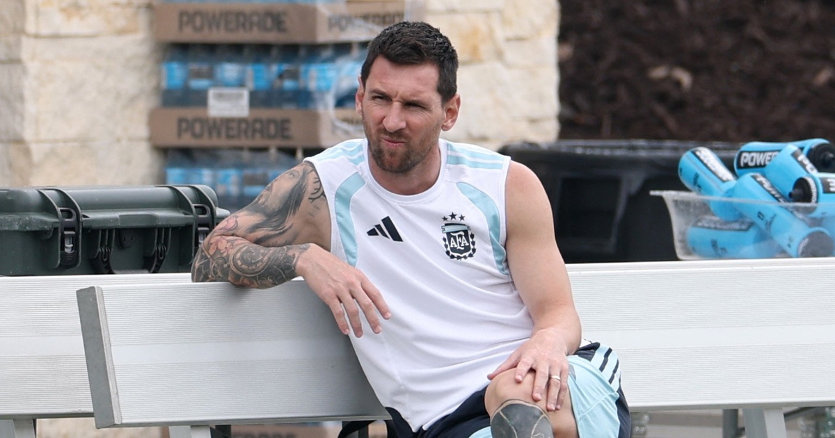 Messi toàn thắng khi trọng tài Mỹ Elfath bắt các trận của Inter Miami, báo chí Anh sôi sục