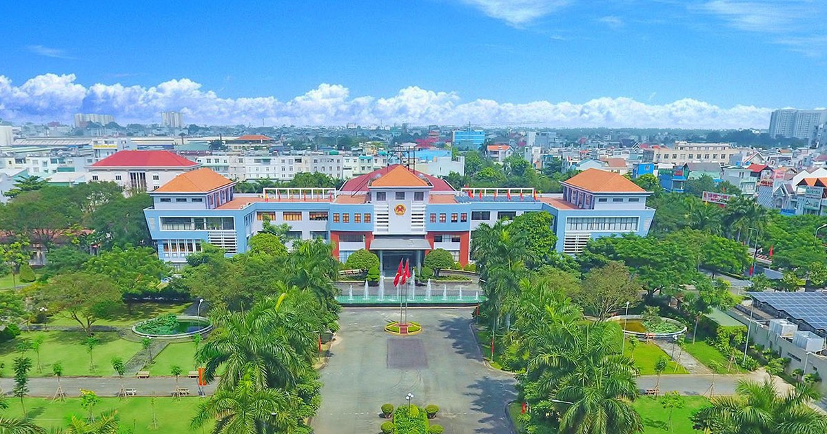 TP.HCM chuyển 2 trụ sở l&agrave;m trường học, th&iacute; điểm m&ocirc; h&igrave;nh y tế học đường