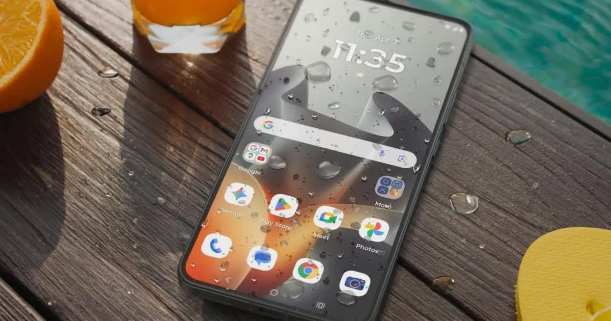 Motorola trở lại đường đua với một "flagship killer" đích thực