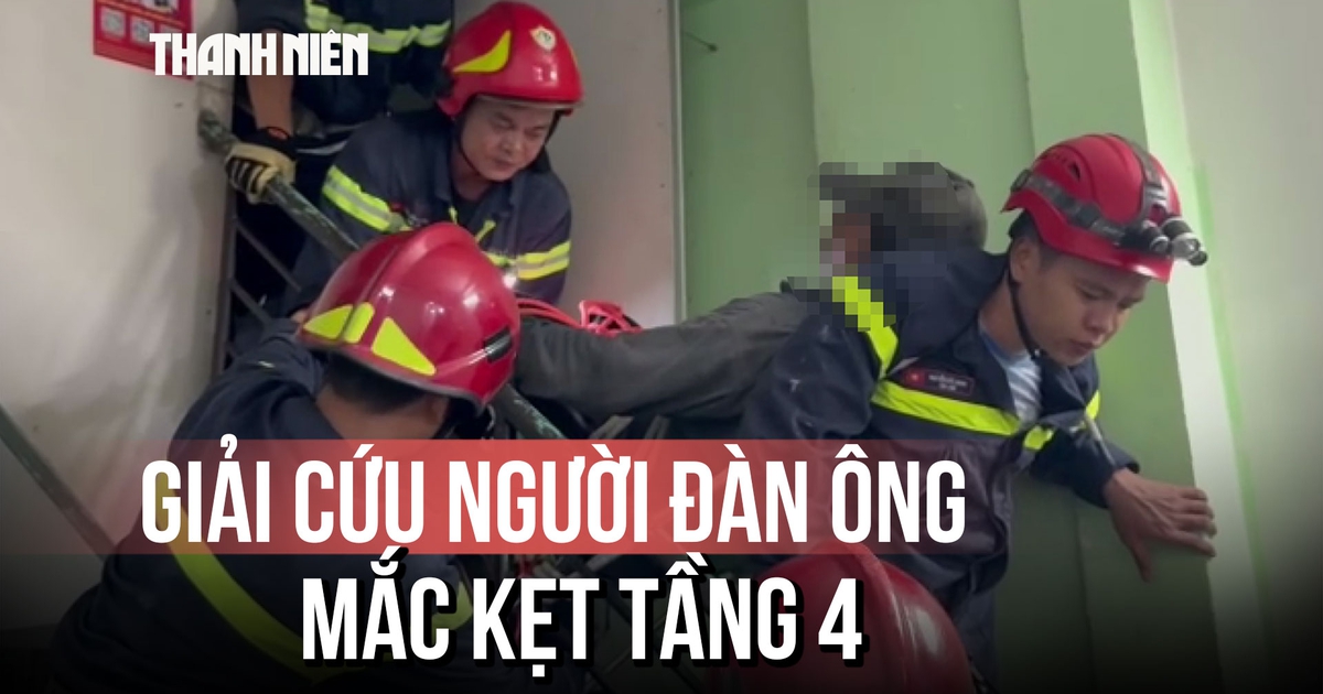 TP.HCM: 'Nghẹt thở' giải cứu người đàn ông kẹt trên tầng 4 sau tai nạn lao động