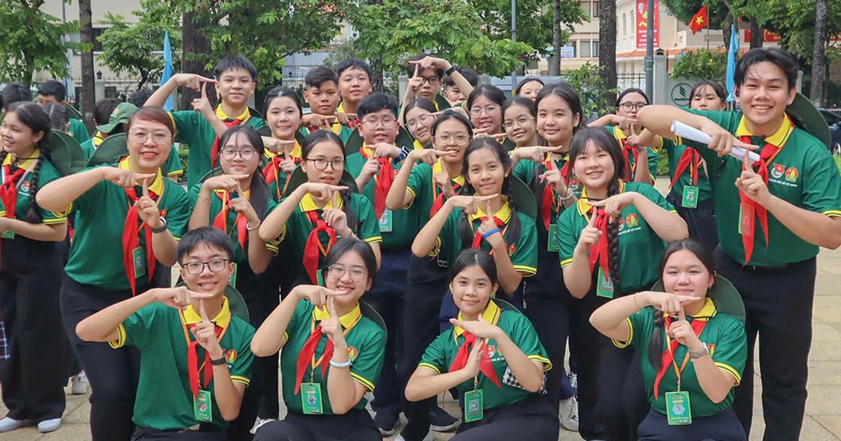 Thiếu nhi TP.HCM lên chuyến tàu nối dài mạch nguồn lịch sử