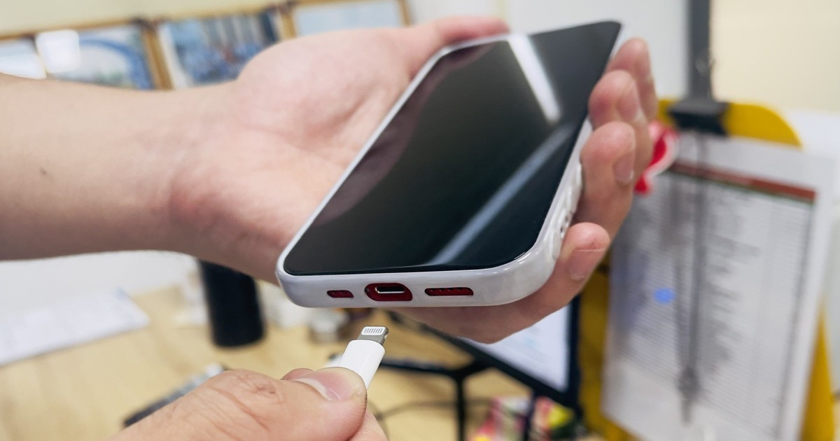 4 thói quen cần tránh khi sạc iPhone