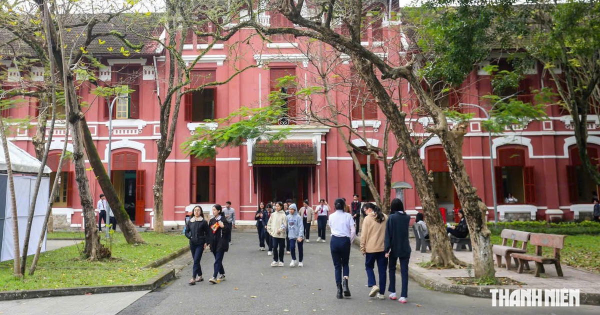 Huế cấp sách giáo khoa miễn phí cho học sinh từ năm học 2026 - 2027