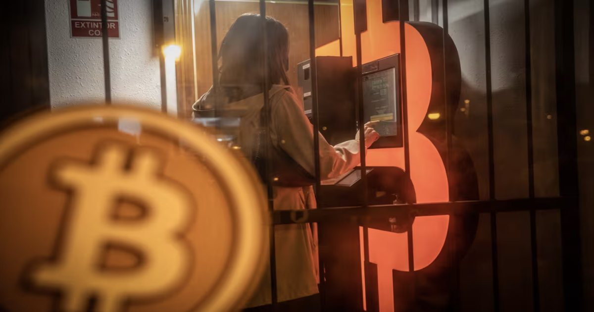 Giá Bitcoin hôm nay 16.7.2026: BTC vọt lên trên 65.000 USD